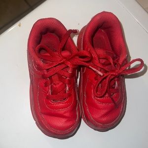 boys red nike airmax
